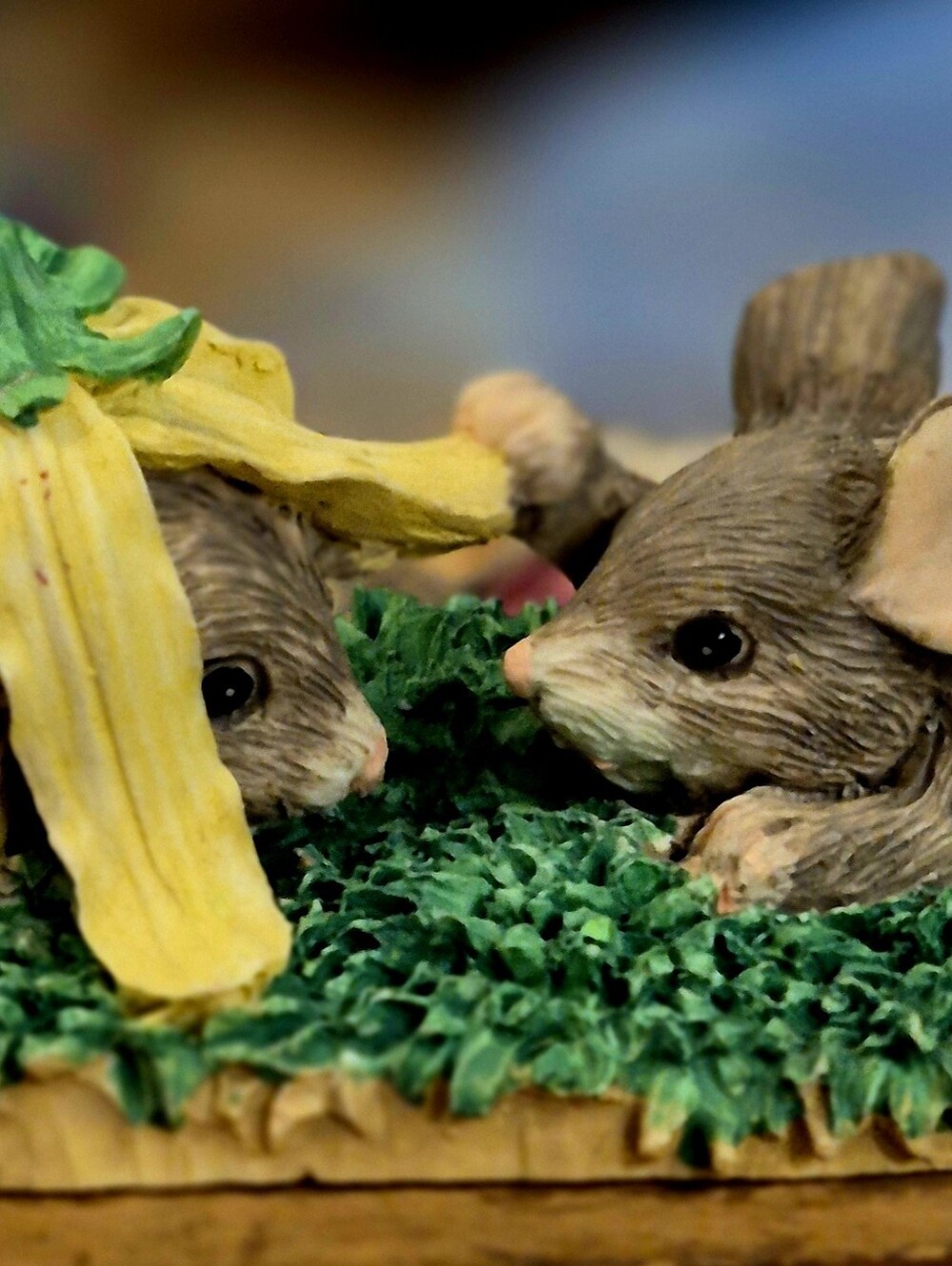 Title: VTG Artefice Ottanta Italy 2 Mice Under Flower Figurine Signed D Esposito